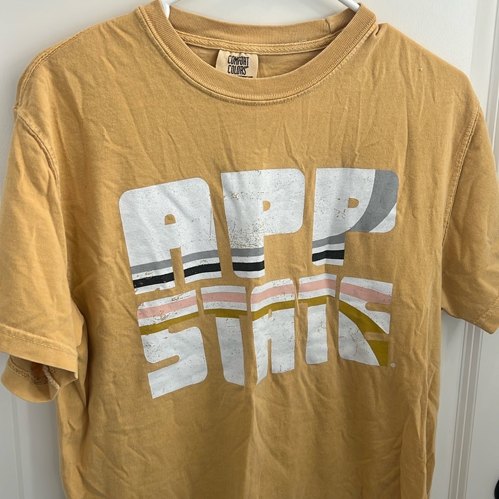 Women’s comfort colors, Appalachian state T-shirt sz M
